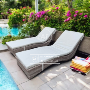 Kursi Santai Lounger Rotan Outdoor